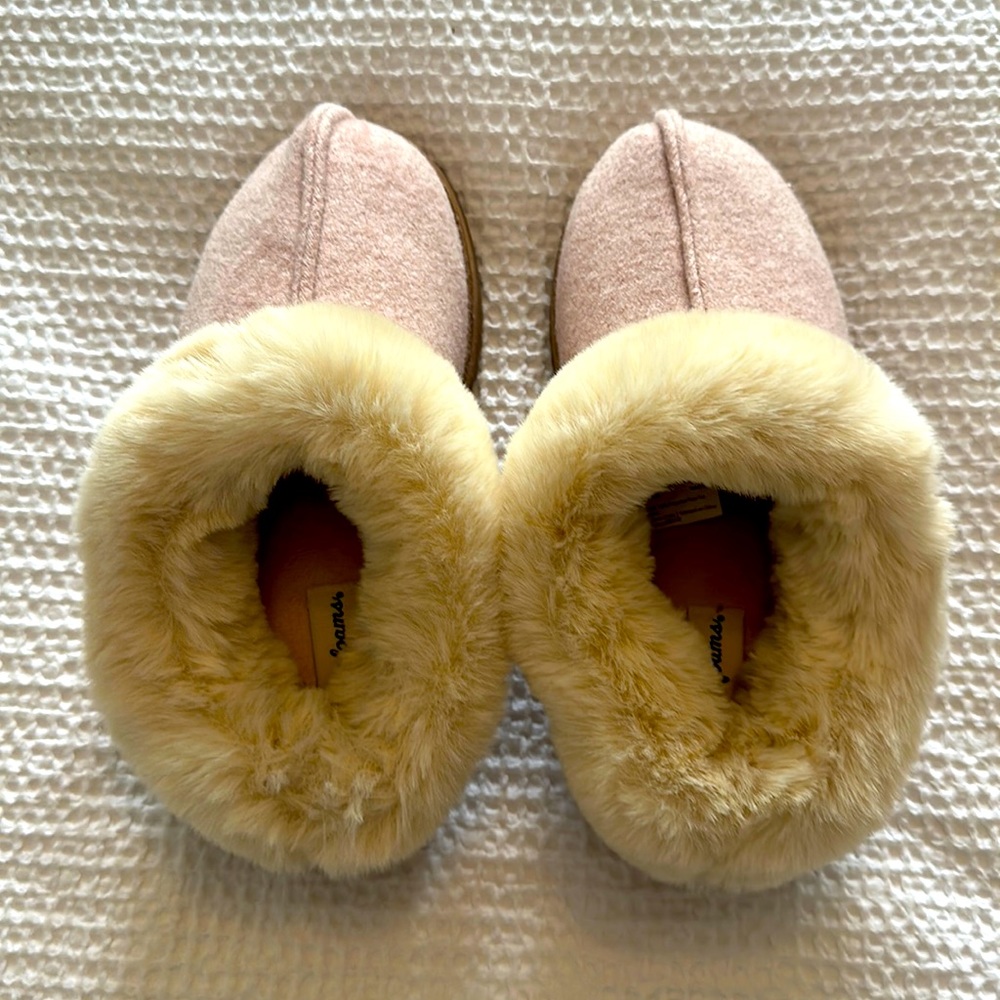 Dearfoam slippers - Size 5/6 - Color: light pink heather; new and never worn